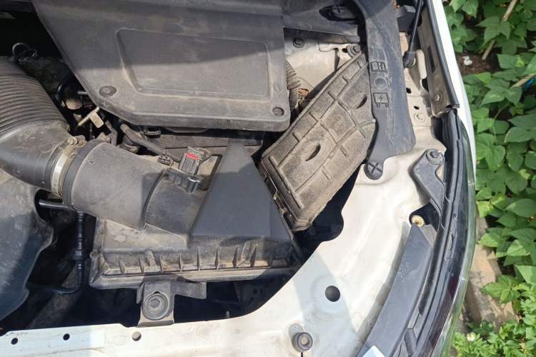 Used Land Rover Discovery Sport 2017 2.0T SE Engine Bay Left