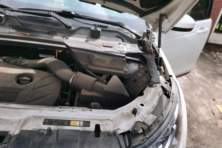 Used Land Rover Discovery Sport 2017 2.0T SE Engine Bay Left
