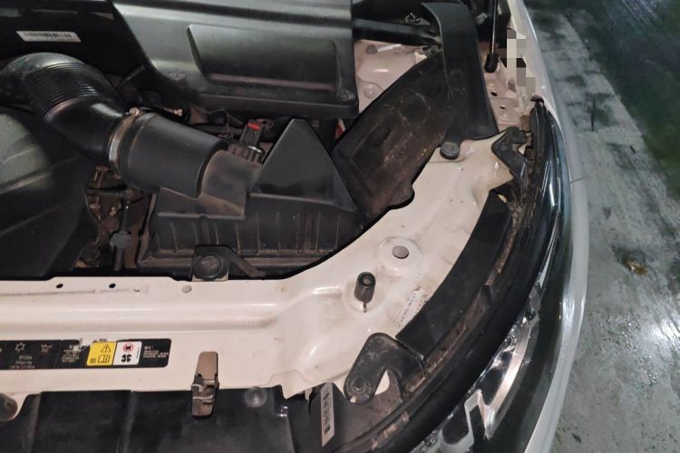 Used Land Rover Discovery Sport 2017 2.0T SE Engine Bay Left