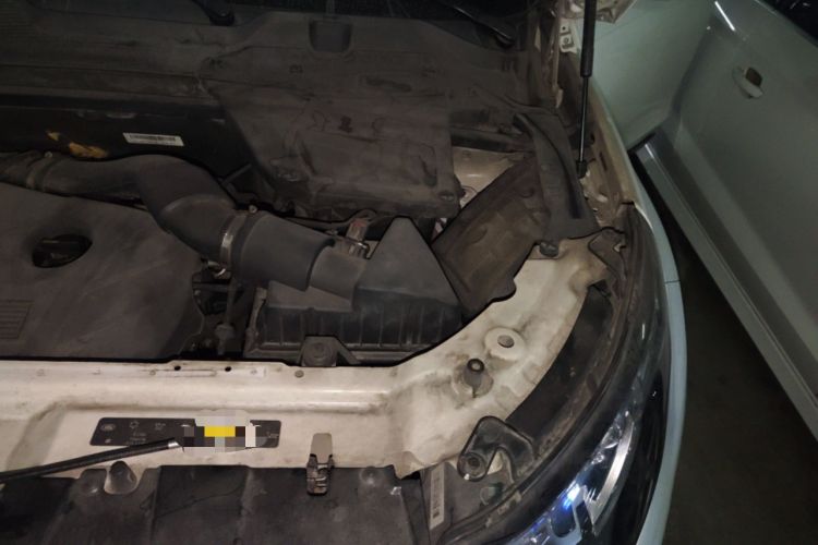 Used Land Rover Discovery Sport 2017 2.0T SE Engine Bay Left