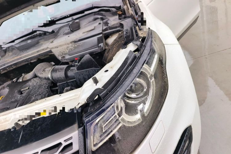 Used Land Rover Discovery Sport 2017 2.0T SE Engine Bay Left