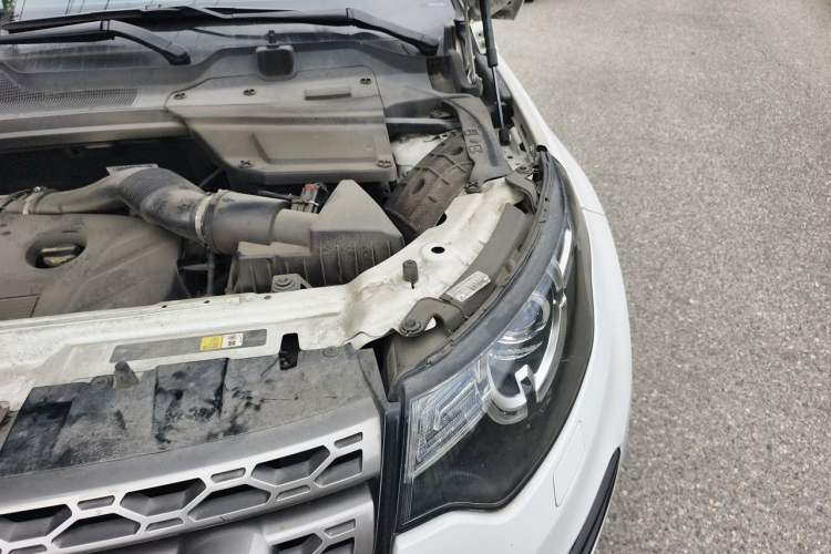 Used Land Rover Discovery Sport 2017 2.0T SE Engine Bay Left