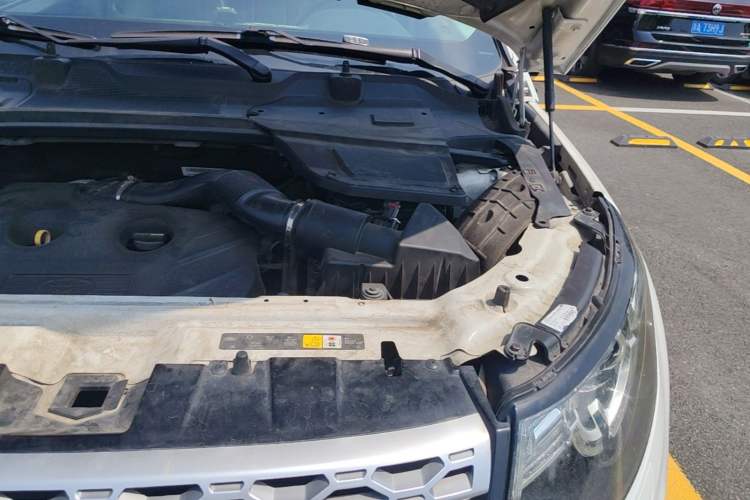 Used Land Rover Discovery Sport 2017 2.0T HSE Engine Bay Left