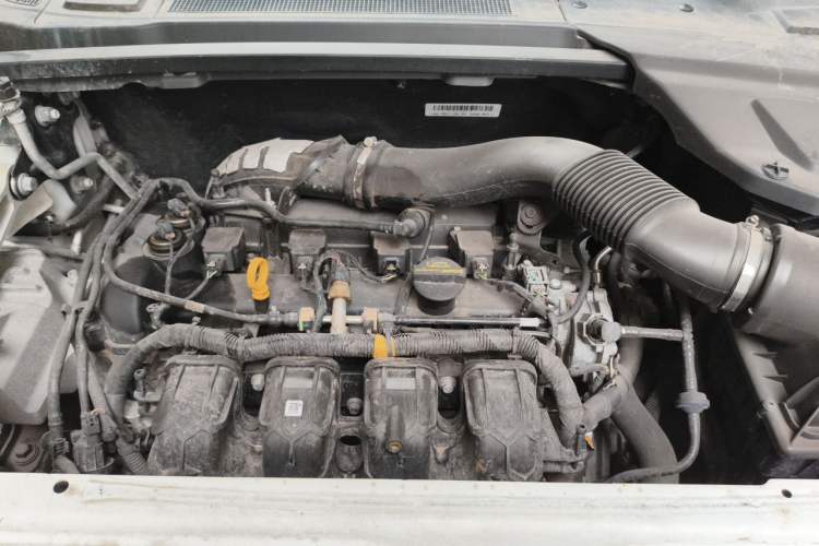 Used Land Rover Discovery Sport 2017 2.0T HSE LUXURY Engine Bay