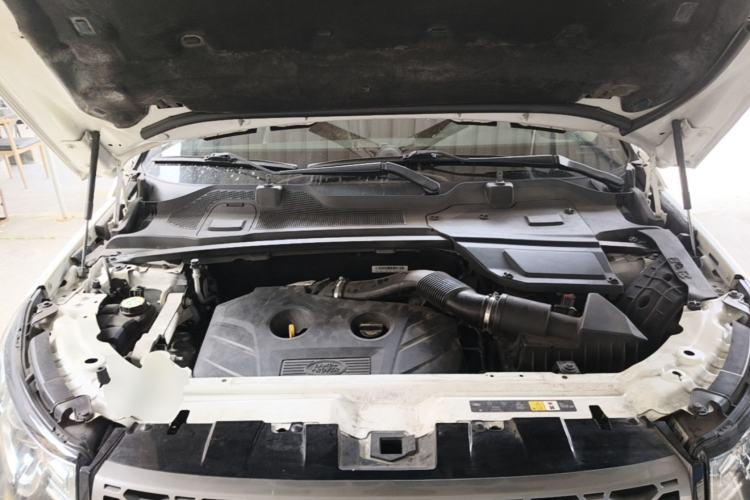 Used Land Rover Discovery Sport 2017 2.0T SE Engine Bay