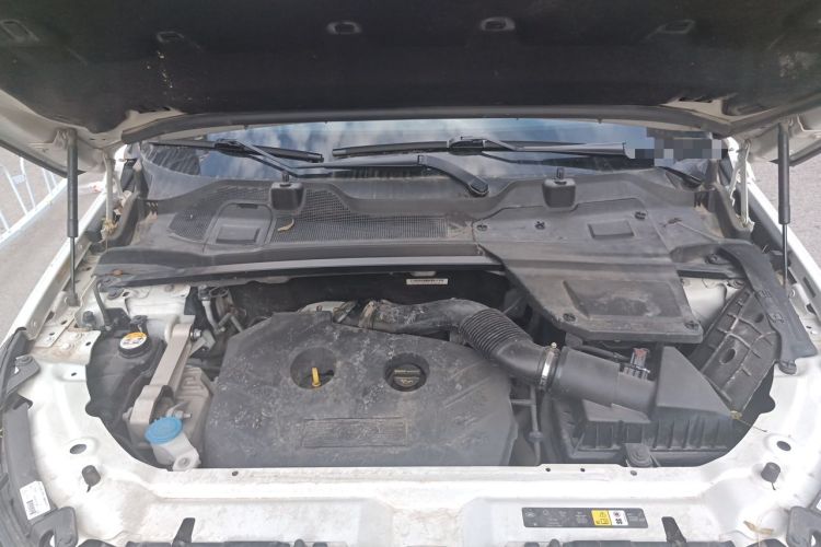 Used Land Rover Discovery Sport 2017 2.0T SE Engine Bay