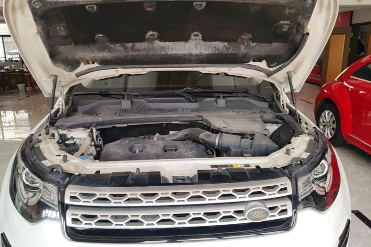 Used Land Rover Discovery Sport 2017 2.0T HSE Engine Bay