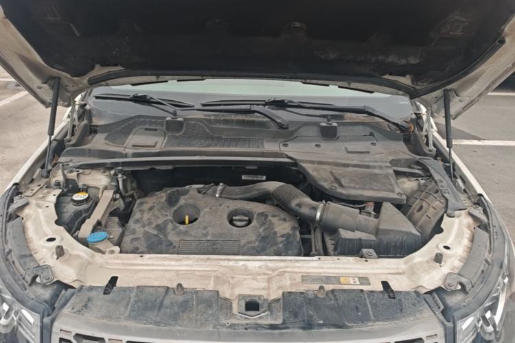 Used Land Rover Discovery Sport 2017 2.0T SE Engine Bay