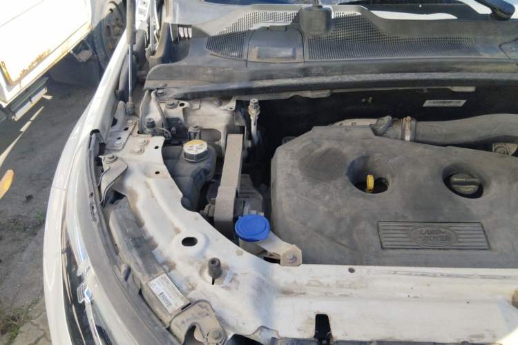 Used Land Rover Discovery Sport 2017 2.0T PURE Engine Bay Right