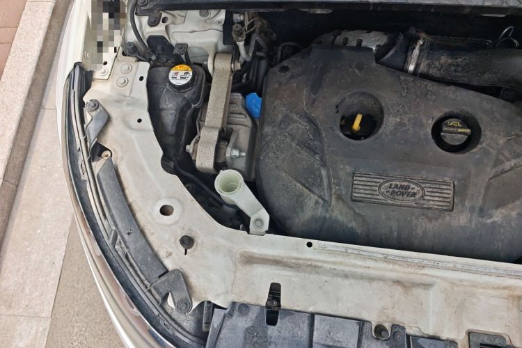 Used Land Rover Discovery Sport 2017 2.0T HSE Engine Bay Right