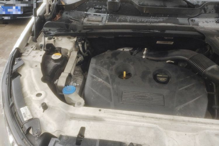 Used Land Rover Discovery Sport 2017 2.0T PURE Engine Bay Right