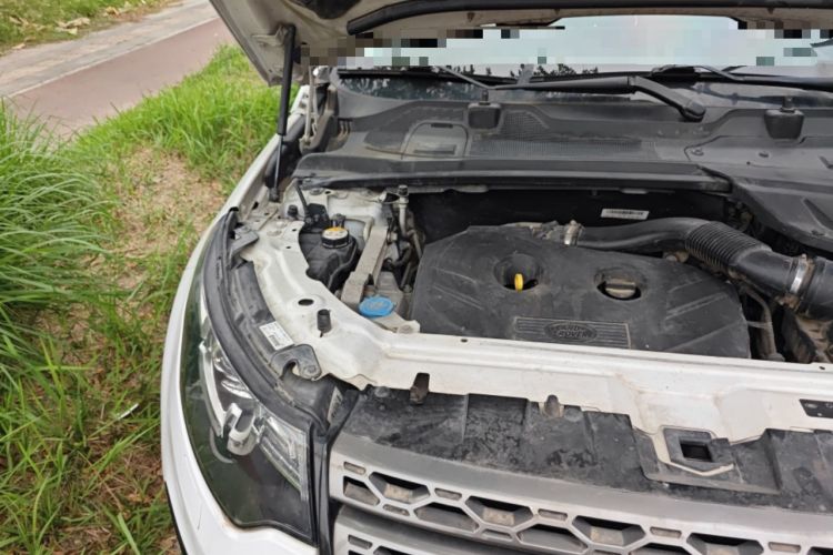 Used Land Rover Discovery Sport 2017 2.0T SE Engine Bay Right