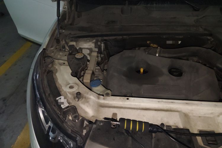 Used Land Rover Discovery Sport 2017 2.0T SE Engine Bay Right