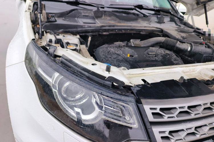 Used Land Rover Discovery Sport 2017 2.0T SE Engine Bay Right