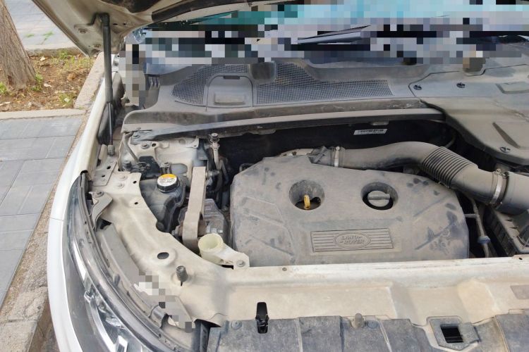 Used Land Rover Discovery Sport 2017 2.0T SE Engine Bay Right