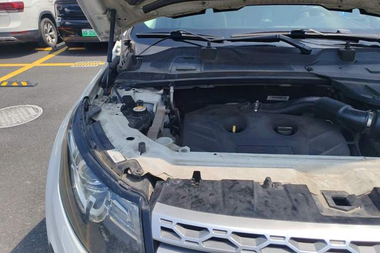 Used Land Rover Discovery Sport 2017 2.0T HSE Engine Bay Right