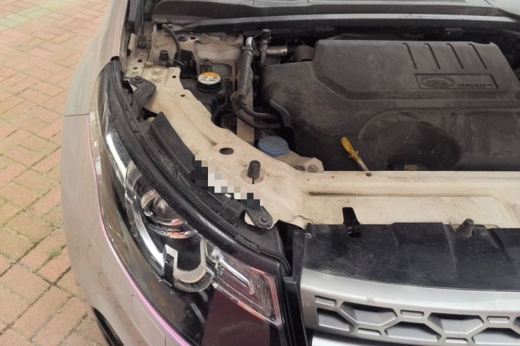 Used Land Rover Discovery Sport 2017 2.0T SE Engine Bay Right