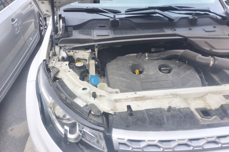 Used Land Rover Discovery Sport 2017 2.0T HSE Engine Bay Right