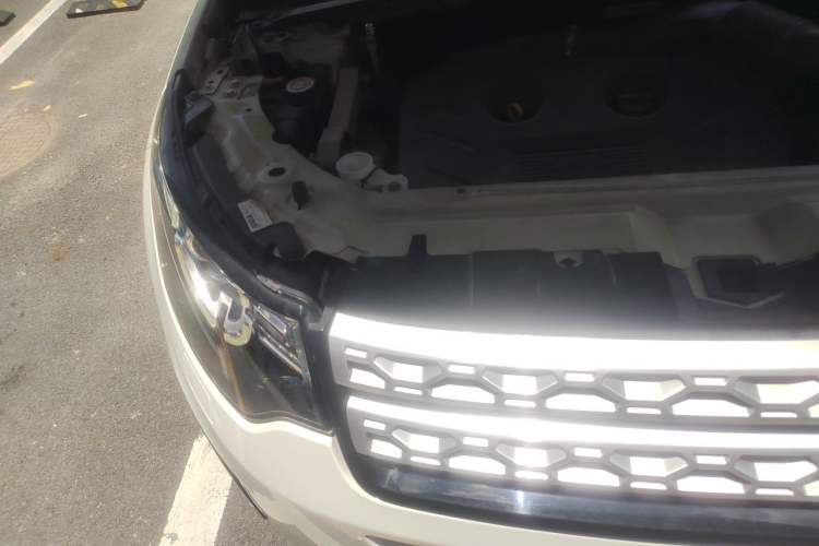 Used Land Rover Discovery Sport 2017 2.0T HSE Engine Bay Right