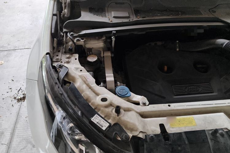 Used Land Rover Discovery Sport 2017 2.0T HSE Engine Bay Right