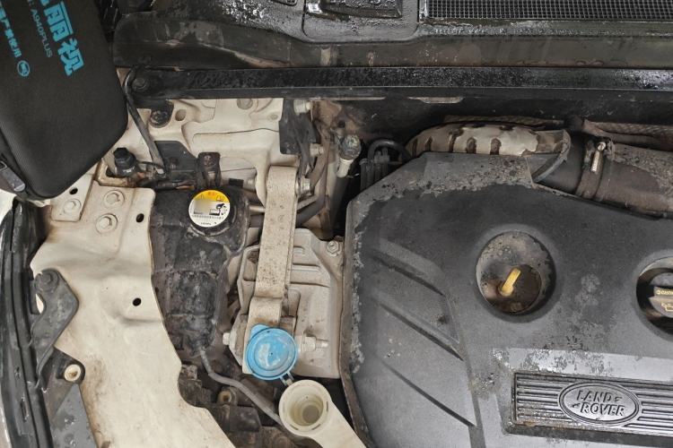 Used Land Rover Discovery Sport 2017 2.0T SE Engine Bay Right