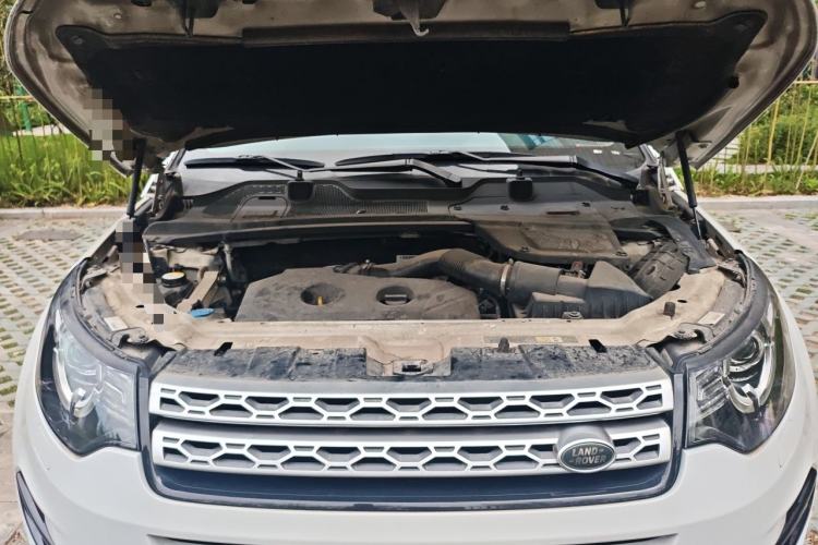 Used Land Rover Discovery Sport 2017 2.0T HSE Engine Bay
