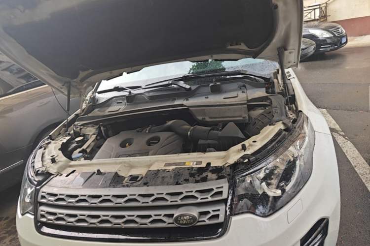 Used Land Rover Discovery Sport 2017 2.0T PURE Engine Bay