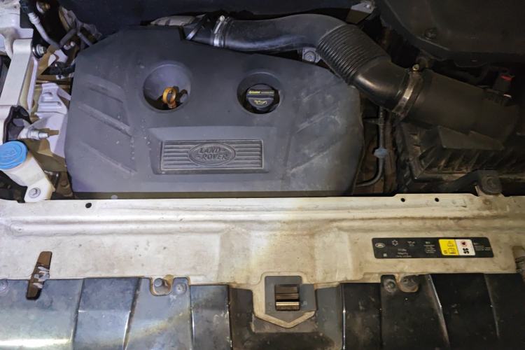 Used Land Rover Discovery Sport 2017 2.0T SE Engine Bay