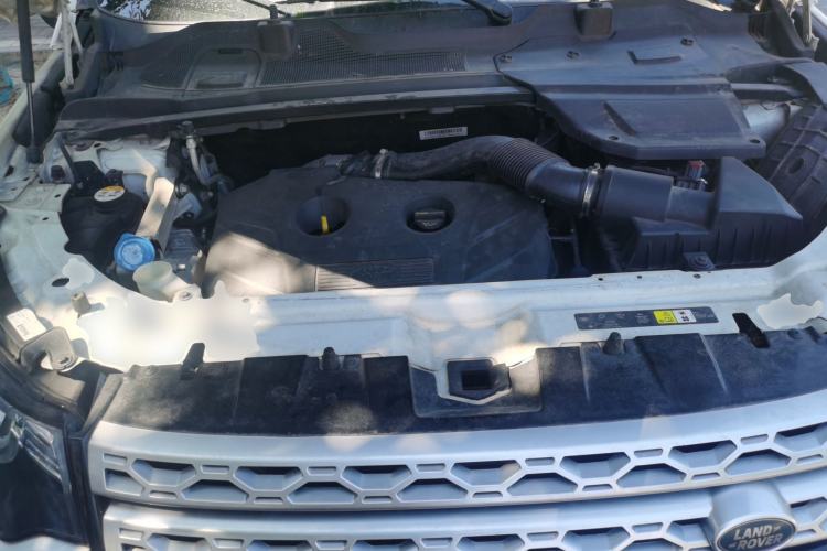 Used Land Rover Discovery Sport 2017 2.0T HSE Engine Bay