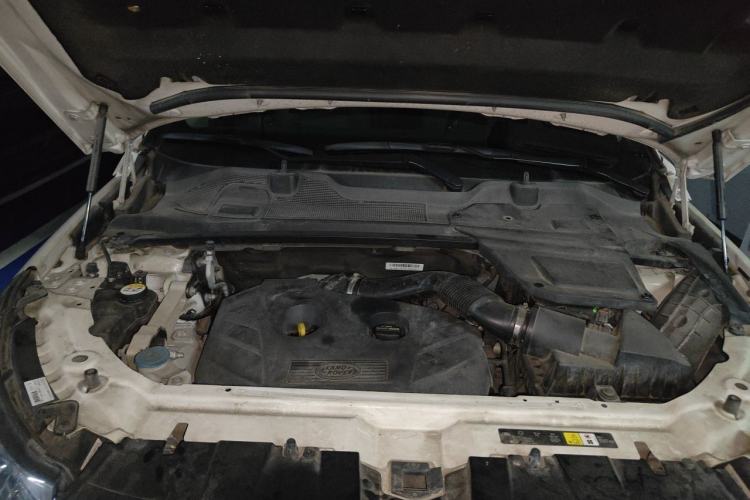 Used Land Rover Discovery Sport 2017 2.0T SE Engine Bay