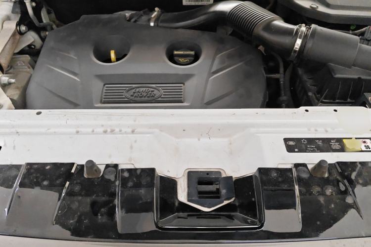 Used Land Rover Discovery Sport 2017 2.0T SE Engine Bay