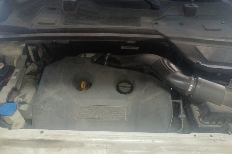 Used Land Rover Discovery Sport 2017 2.0T PURE Engine Bay
