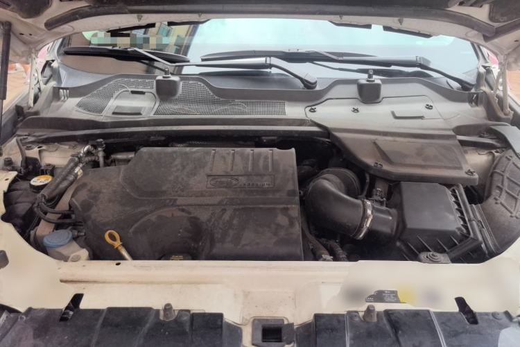Used Land Rover Discovery Sport 2017 2.0T SE Engine Bay