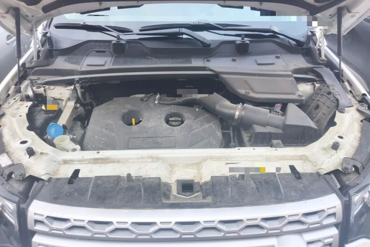 Used Land Rover Discovery Sport 2017 2.0T HSE Engine Bay