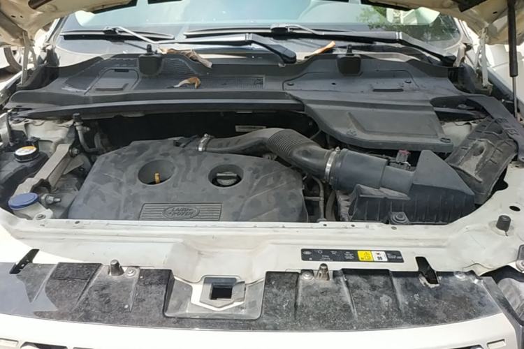 Used Land Rover Discovery Sport 2017 2.0T PURE Engine Bay