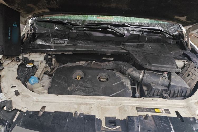 Used Land Rover Discovery Sport 2017 2.0T SE Engine Bay