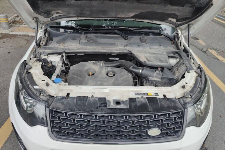 Used Land Rover Discovery Sport 2017 2.0T HSE Engine Bay