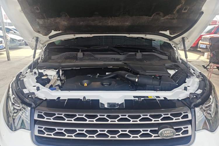 Used Land Rover Discovery Sport 2017 2.0T SE Engine Bay