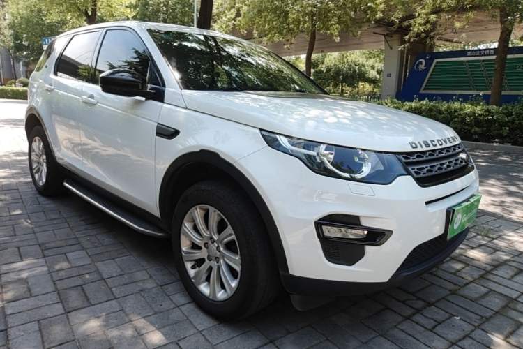 Used Land Rover Discovery Sport 2017 2.0T PURE Exterior 1