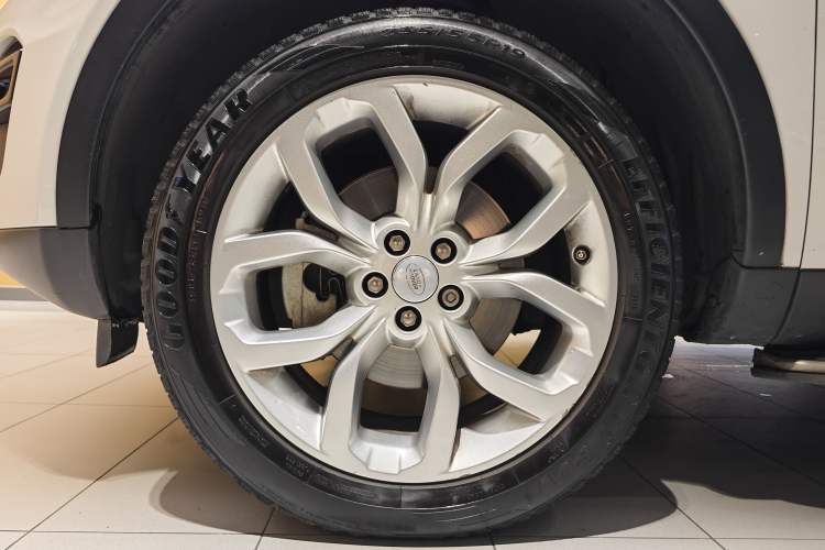 Used Land Rover Discovery Sport 2017 2.0T HSE Exterior 1