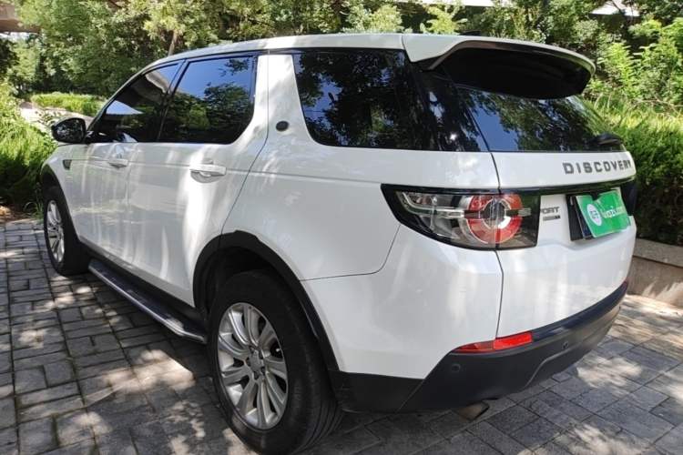 Used Land Rover Discovery Sport 2017 2.0T PURE Exterior 2