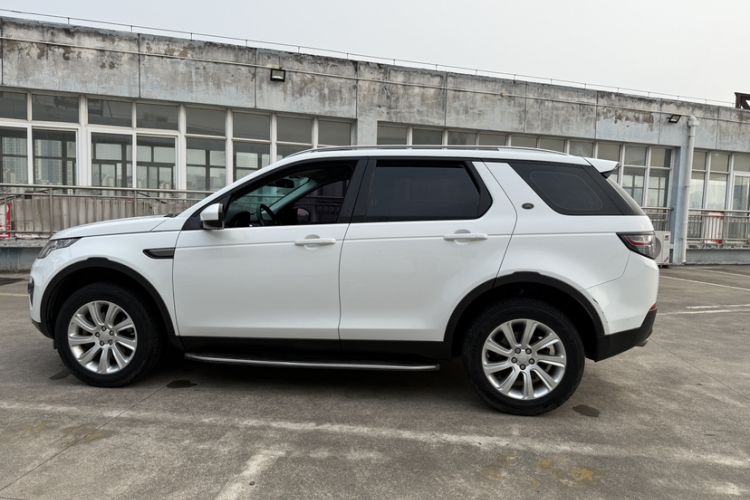 Used Land Rover Discovery Sport 2017 2.0T SE Exterior 2