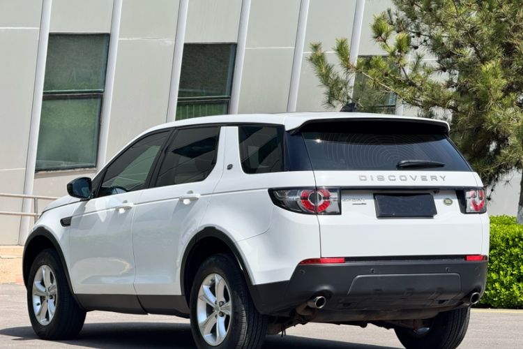 Used Land Rover Discovery Sport 2017 2.0T PURE Exterior 3