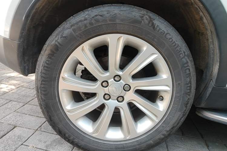 Used Land Rover Discovery Sport 2017 2.0T PURE Exterior 5