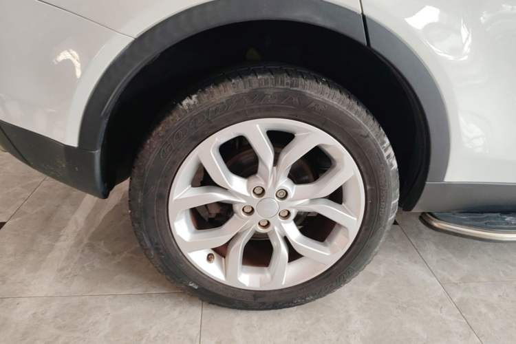 Used Land Rover Discovery Sport 2017 2.0T HSE Exterior 5