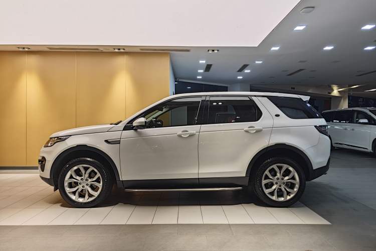 Used Land Rover Discovery Sport 2017 2.0T HSE Exterior 6