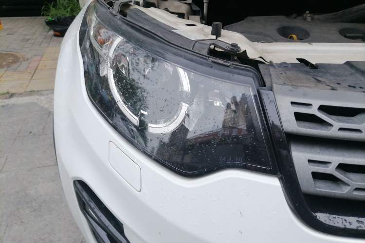 Used Land Rover Discovery Sport 2017 2.0T PURE Exterior 6