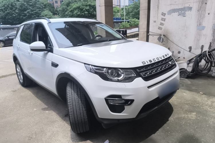 Used Land Rover Discovery Sport 2017 2.0T SE Front Right 45 Deg