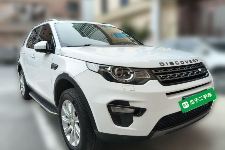 Used Land Rover Discovery Sport 2017 2.0T SE Front Right 45 Deg