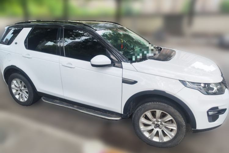 Used Land Rover Discovery Sport 2017 2.0T HSE Front Right 45 Deg